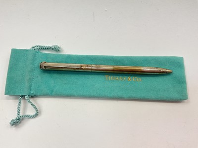 Lot 1009 - Tiffany & Co sterling silver (925) pen, in pouch