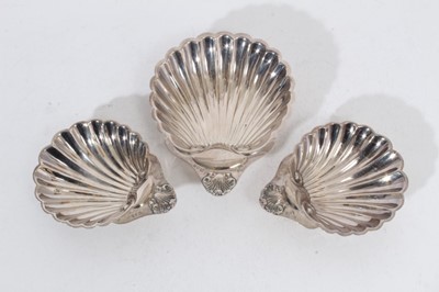 Lot 180 - Trio of Elizabeth II silver dishes of shell form, raised on ball feet, (London 1972, 1973 & 1975), maker A Chick & Sons Ltd, all at approximately 8oz, largest dish 13.5cm in length
