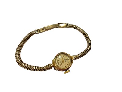 Lot 150 - 1950s ladies Accurist 9ct gold wristwatch on 9ct gold bracelet