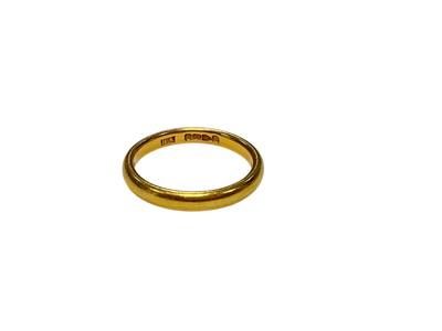Lot 151 - 22ct gold wedding ring (Chester 1939), size K
