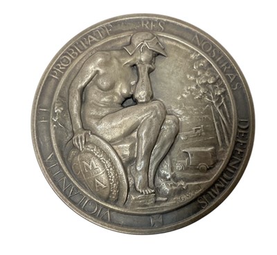Lot 58 - 1920's Commercial Motor Users Association 1926 Parade white metal medal/medallion, engraved 1926 Parade Champion Team Gas Ligth & Coke Company, 56mm in diameter in velvet lined fitted case.