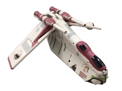 Lot 317 - Star Wars Republic Gunship & two fighters and one other spaceship, all constructed (4)