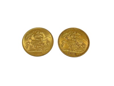 Lot 81 - Two George V gold half sovereigns, 1913 and 1915