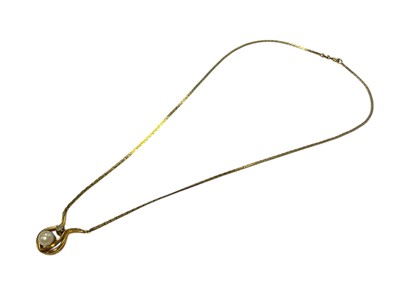 Lot 122 - 9ct gold necklace with cultured pearl and diamond pendant