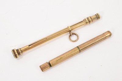 Lot 982 - Victorian yellow metal propelling pencil and gilt metal pencil (2)
