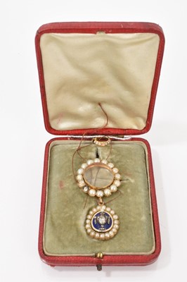 Lot 514 - George III gold enamel, diamond and seed pearl pendant