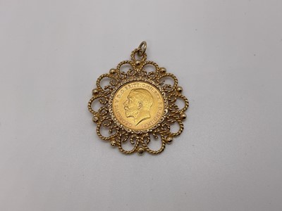 Lot 46 - George V gold half sovereign, 1912, in gold pendant mount.