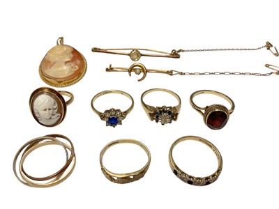 Lot 209 - Group of 9ct gold jewellery