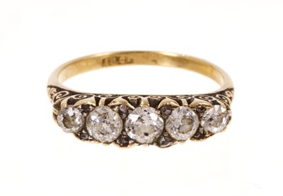 Lot 486 - Late Victorian diamond five stone ring