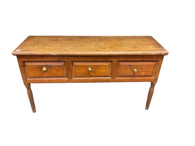 Lot 1471 - Georgian pine dresser