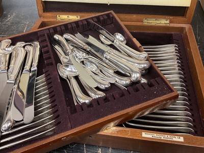 Lot 139 - Mahogany cased canteen of plated cutlery