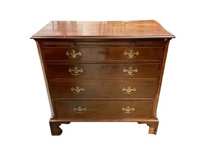 Lot 1487 - George III chest of drawers with brushing slide