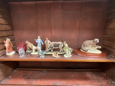 Lot 651 - Box of china