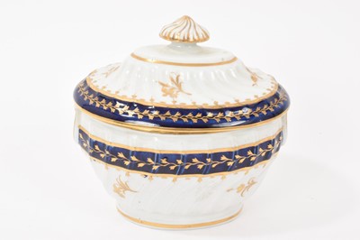 Lot 5091 - Chamberlains Worcester oval sucrier and cover, circa 1800