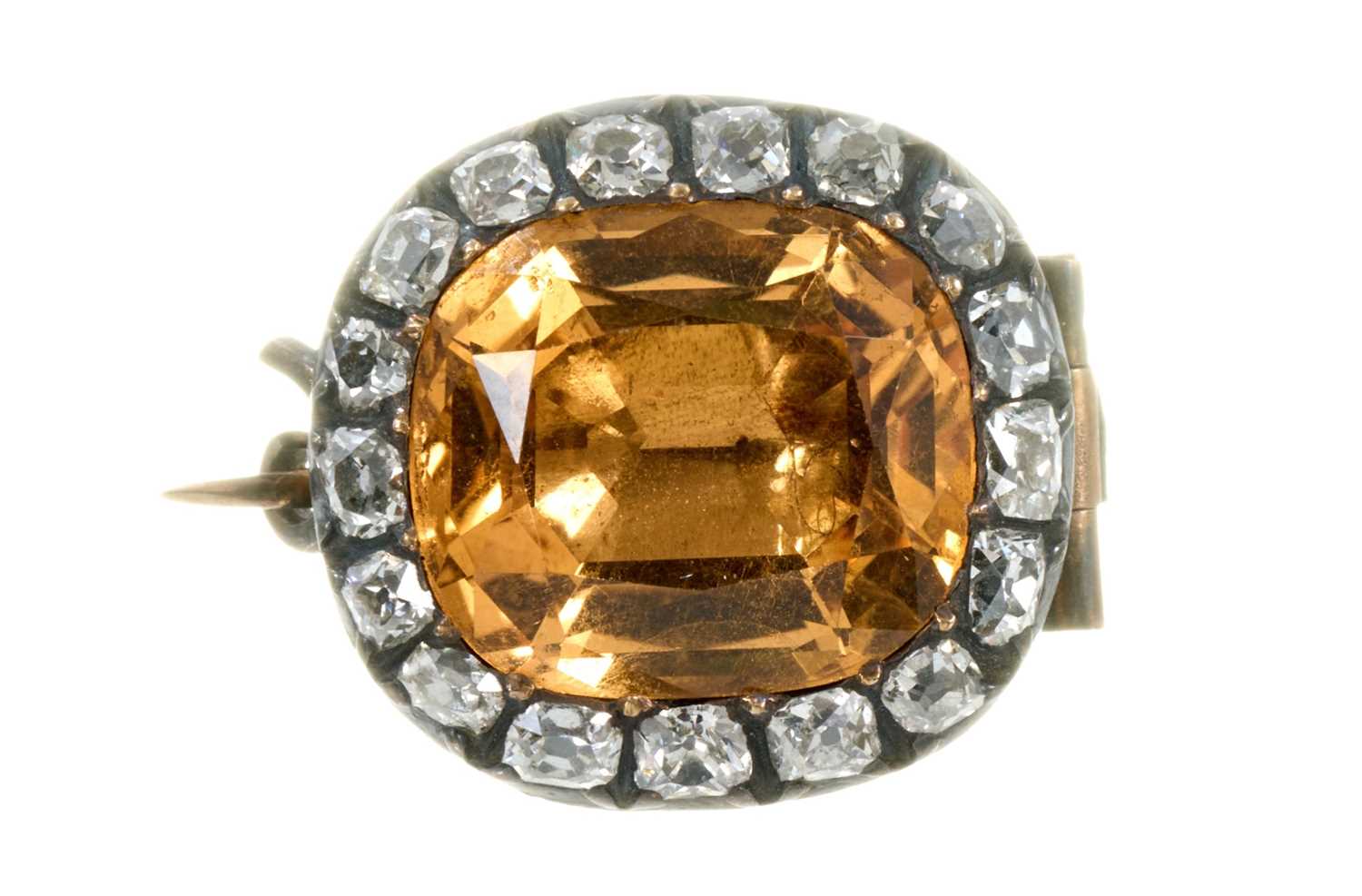 Lot 507 - George III topaz and diamond brooch