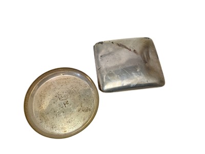 Lot 194 - George V silver pin dish of circular form with engraved baron's coronet, (London 1935), maker Carrington & Company, together with an Edwardian silver cigarette case, (Chester 1908)