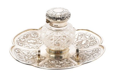 Lot 418 - Victorian Hunt & Roskell silver inkstand
