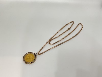 Lot 62 - Gold full sovereign in gold pendant mount on chain