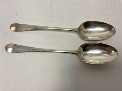 Lot 43 - Pair of George III silver Old English pattern table spoons by Hester Bateman (London 1777), 3.4ozs