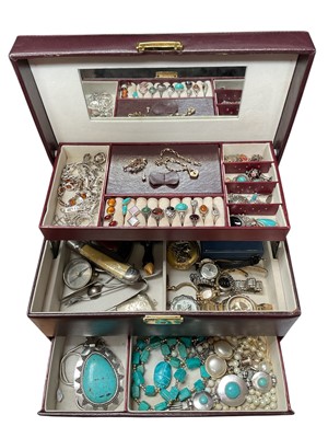 Lot 65 - Jewellery box containing silver gem set rings, bracelets, earrings, pendant necklaces, turquoise jewellery, amber, various wristwatches, 9ct gold chain
