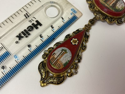 Lot 499 - 19th century Italian micro-mosaic necklace