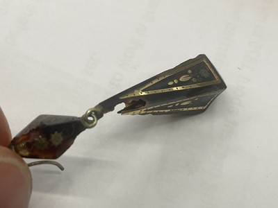 Lot 525 - Group of 19th century tortoise shell and piqué work jewellery