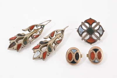 Lot 526 - Pair of Scottish hardstone white metal pendant drop earrings, similar brooch and two buttons/studs