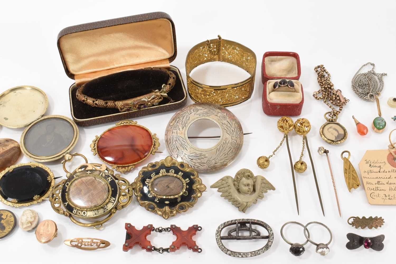 Lot 529 - Group of antique jewellery