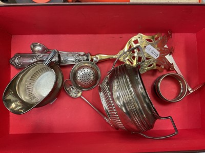 Lot 693 - Gilt metal trident serving folk and silver plated items