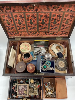 Lot 1072 - Wooden work box containing costume jewellery and bijouterie