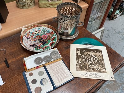 Lot 881 - Sundry items, including a silver plated wine cooler, Worcester Flight Barr dish, John & Yoko Happy Xmas single (green vinyl), two 1951 five shilling coins, etc