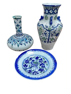 Lot 41 - Three pieces of Indian/Iznik pottery