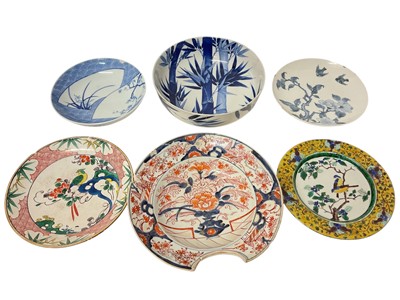 Lot 189 - Six pieces of Japanese porcelain including two Nabeshima plates