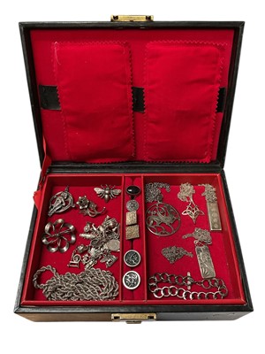 Lot 41 - Collection of vintage silver and white metal jewellery