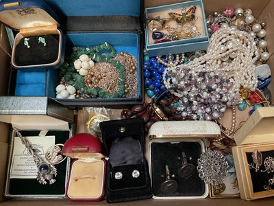 Lot 42 - Group of vintage costume jewellery, military badges etc