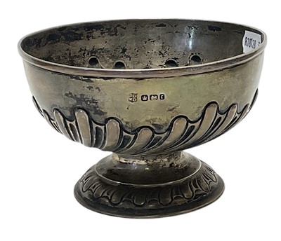 Lot 90 - Victorian silver rose bowl with wrythen decoration, raised on a pedestal foot, (Sheffield 1895).