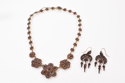 Lot 678 - Bohemian garnet necklace and a pair of similar Victorian garnet pendant drop tassel earrings