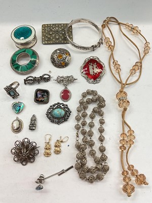 Lot 1114 - Group of silver and other jewellery, together with a silver and guilloche enamel pot