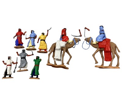Lot 1881 - Timpo Arabs and other plastic soldiers including bandsmen, Zulus, knights & Oasis vegetation (qty)