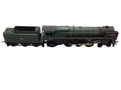 Lot 1887 - Railway OO Gauge GWR 4-6-0 Albert Hall tender locomotive 4944, GWR 4-6-0 Devizes Castle tender locomotive 7002, BR 4-6-2 Britannia tender locomotive 70000 & GWR 4-4-0 Lord of the Isles tender...
