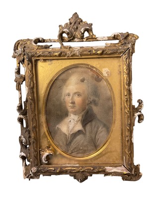 Lot 173 - 18th century English School, chalk portrait of a Gentleman, oval, approximately 15 x 12cm, in glazed gilt frame (a.f.)