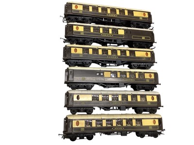 Lot 1897 - Railway OO Gauge GWR carriages including Pullman and other regional lines (22 total)