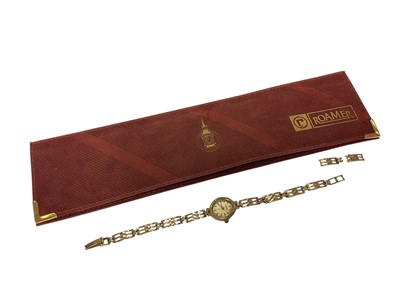 Lot 240 - Roamer 9ct gold ladies wristwatch on 9ct gold bracelet (Birmingham 1992), with two spare links in Roamer pouch