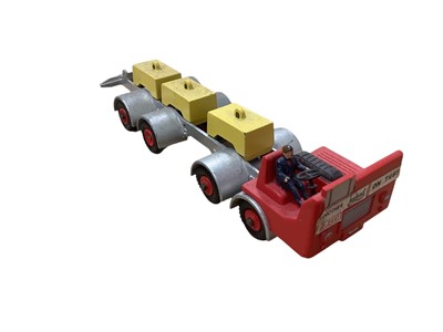 Lot 1548 - Dinky Supertoys Leyland 8-Wheeled Chassis with 3 detachable ballast weights, boxed No.936 (1)