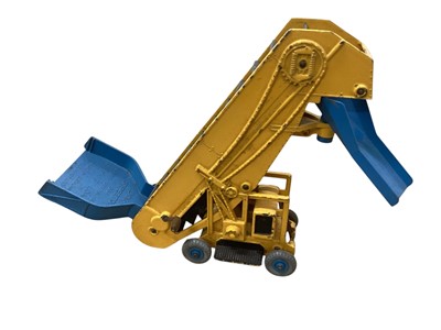 Lot 1538 - Dinky Toys Elevator Loader, boxed No.564 (1)