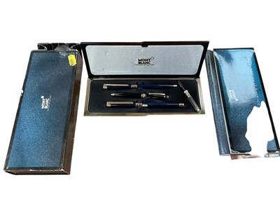 Lot 2412 - Mont Blanc pen set