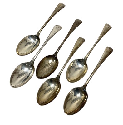 Lot 98 - Set of six Edwardian Old English pattern egg spoons, (London 1905), 6.0ozs