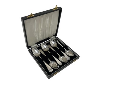 Lot 171 - Set of six early Victorian Old English pattern teaspoons (London 1839), 2.8ozs