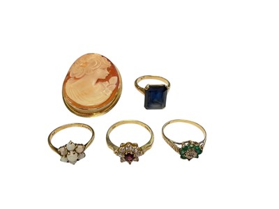 Lot 126 - Four 9ct gold gem set rings and 9ct gold mounted cameo brooch