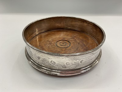 Lot 1004 - Silver wine coaster (London 1979), 12.5cm diameter